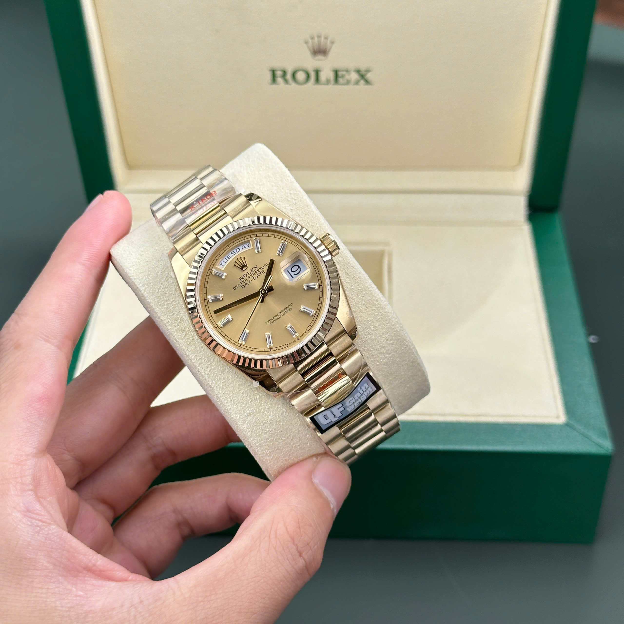 Đồng Hồ Rolex Day-Date 128238 mặt vàng champagne 158gram Rep 11 QF factory 36mm (3) Đồng Hồ Rolex Day-Date 128238 mặt vàng champagne 158gram Rep 11 QF factory 36mm (1)