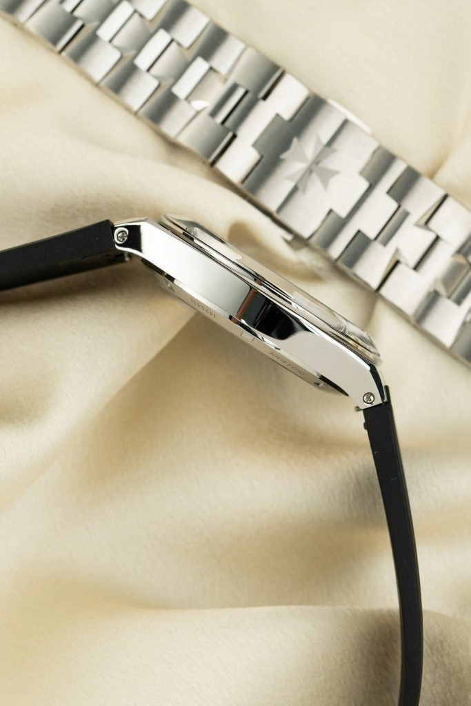 Đồng Hồ Vacheron Constantin Rep 11 Overseas mặt xanh nhà máy PPF 41mm (10)