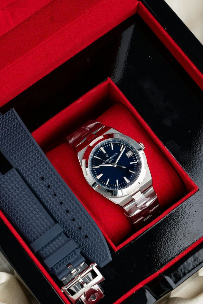 Đồng Hồ Vacheron Constantin Rep 11 Overseas mặt xanh nhà máy PPF 41mm (10)