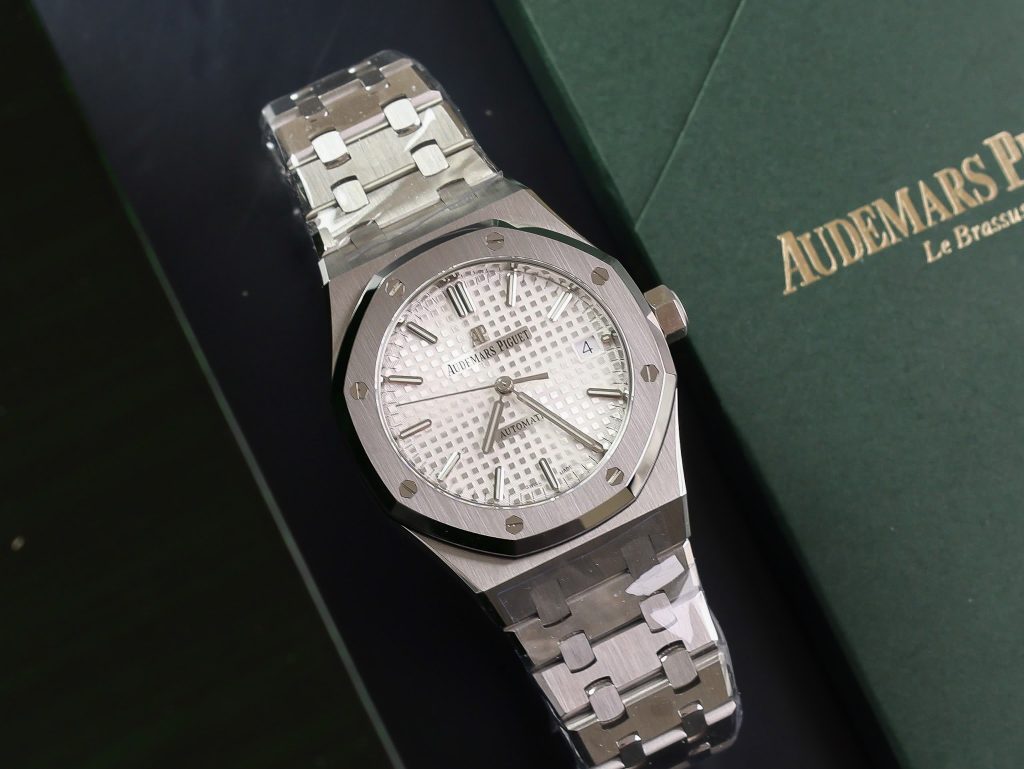 Đồng hồ Audemars Piget Royal Oak Rep 11 mặt trắng nhà máy APS 37mm (5)