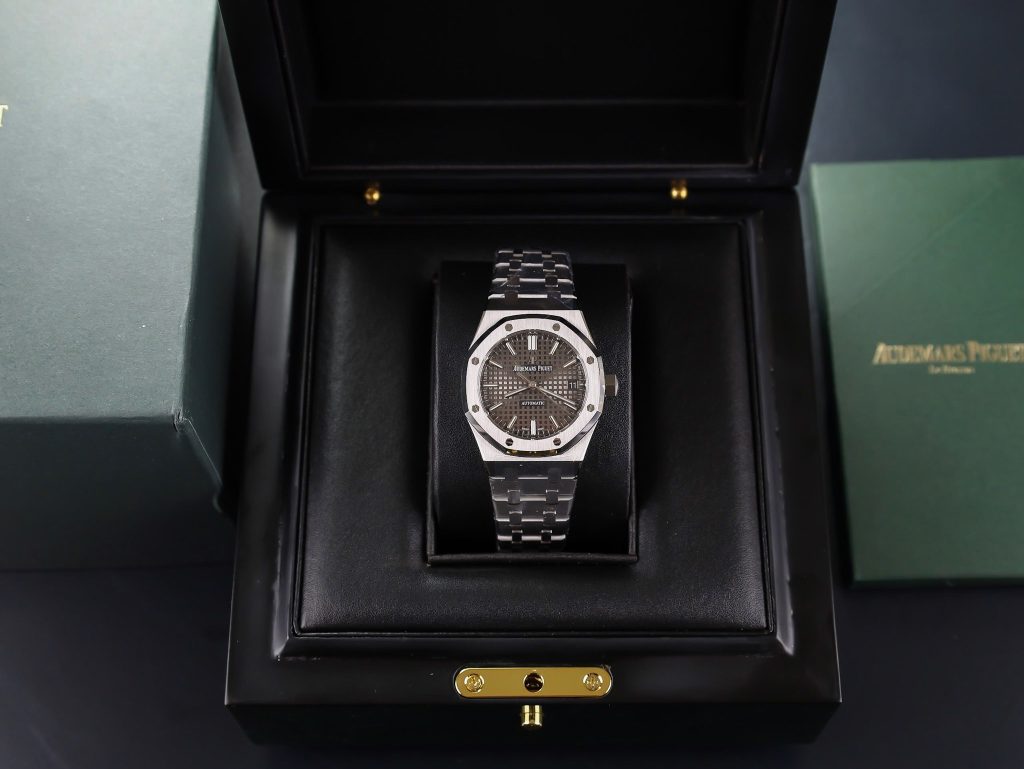 Đồng hồ Audemars Piget Royal Oak Rep 11 mặt xám nhà máy APS 37mm (4)