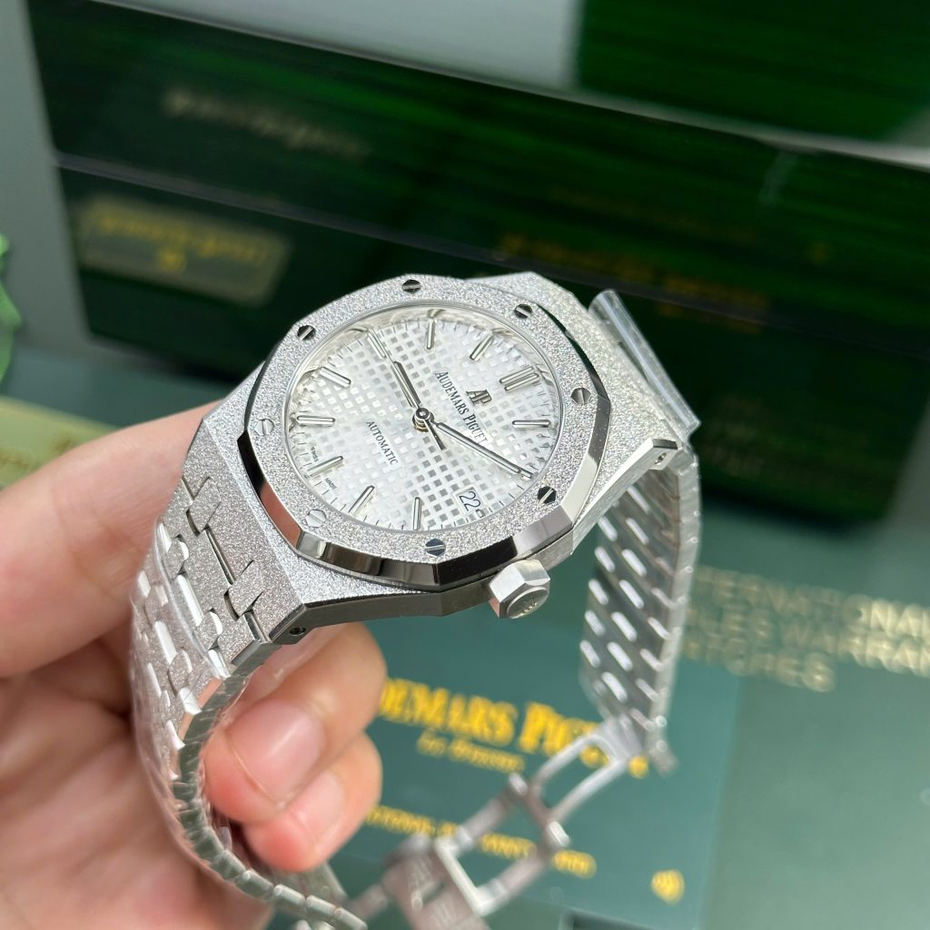 Đồng hồ Audemars Piguet Royal Oak Frosted Gold 15454BC Replica 11 mặt trắng APS 37mm (4)