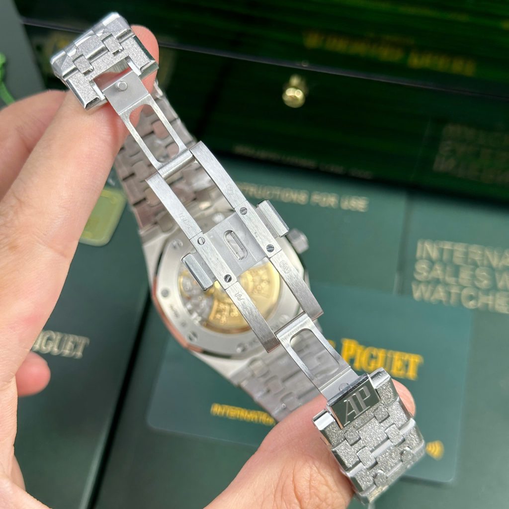 Đồng hồ Audemars Piguet dây kim loại