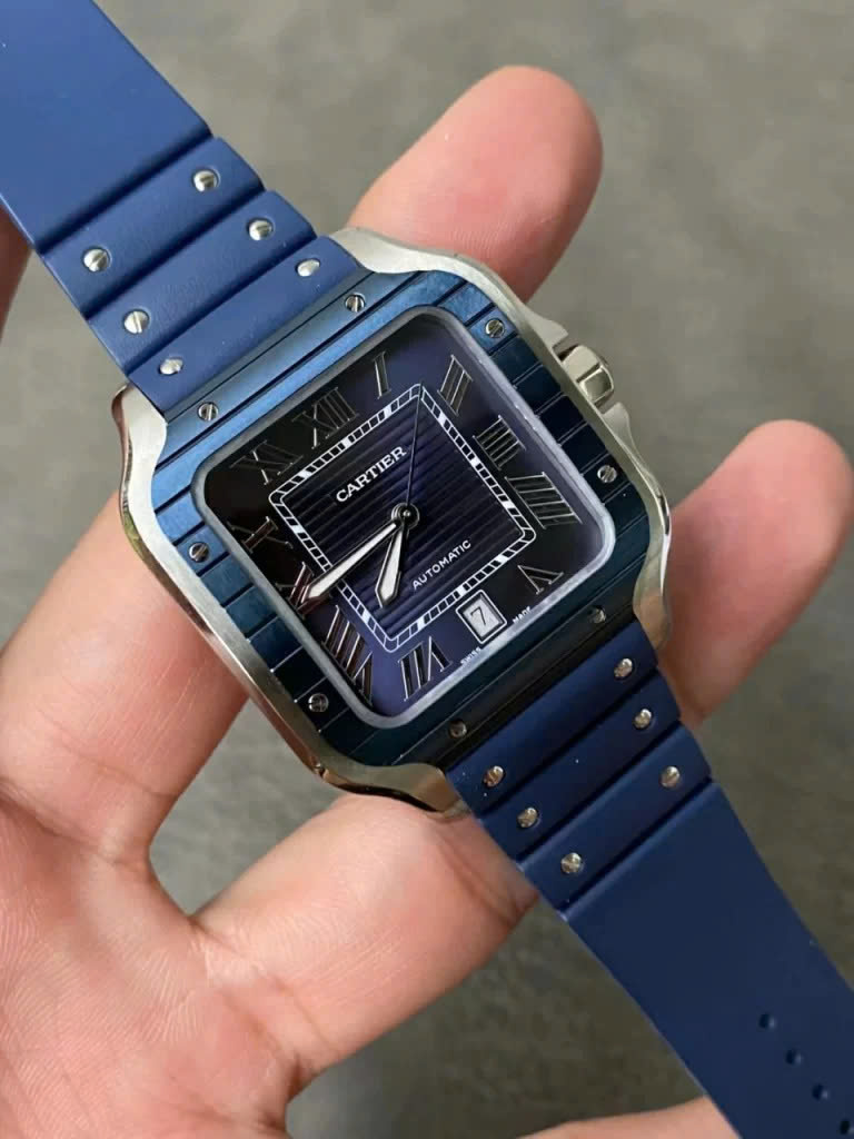 Đồng hồ Cartier Santos Rep 11 cao cấp mặt xanh blue dây cao su 40mm (2)