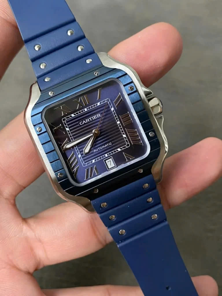 Đồng hồ Cartier Santos Rep 11 cao cấp mặt xanh blue dây cao su 40mm (2)