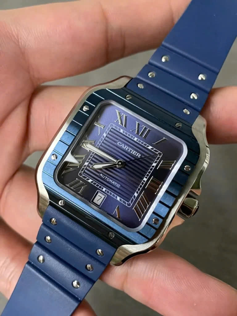 Đồng hồ Cartier Santos Rep 11 cao cấp mặt xanh blue dây cao su 40mm (2)