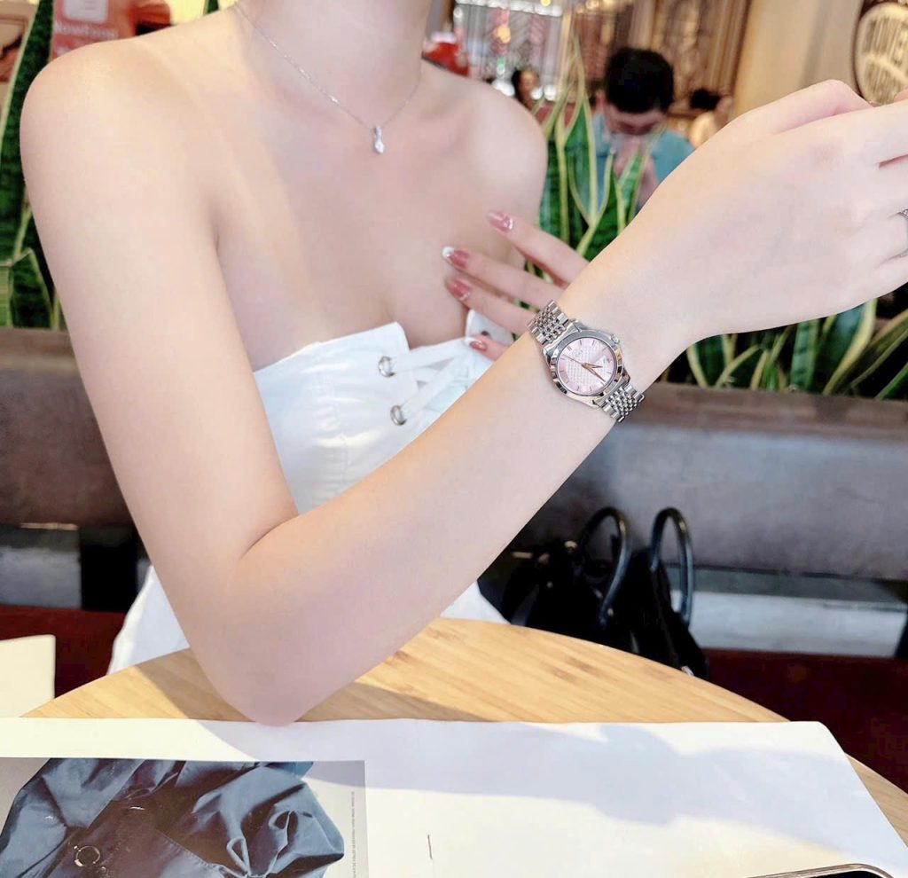  Đồng hồ Gucci G-Timeless nữ mặt hồng dây thép Like Auth 28mm