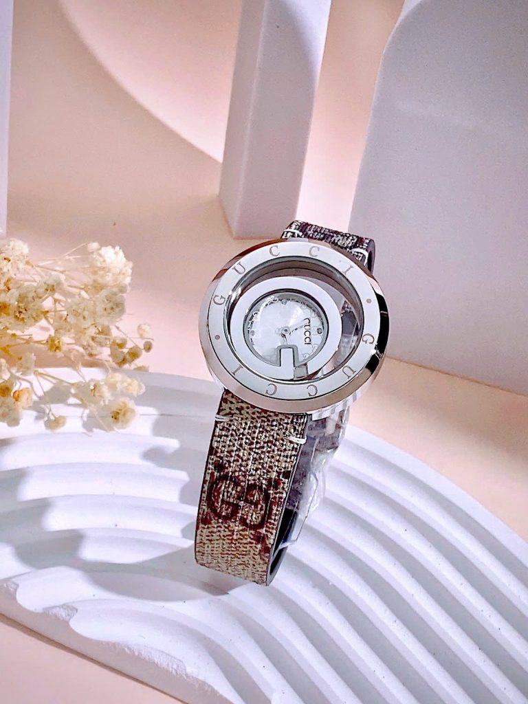 Đồng hồ Gucci nữ thép trắng dây họa tiết sang trọng Like Auth 38mm