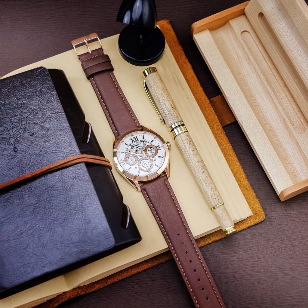 Đồng hồ Guess nam GW0389G8 dây da nâu 6kim Like Auth 42mm