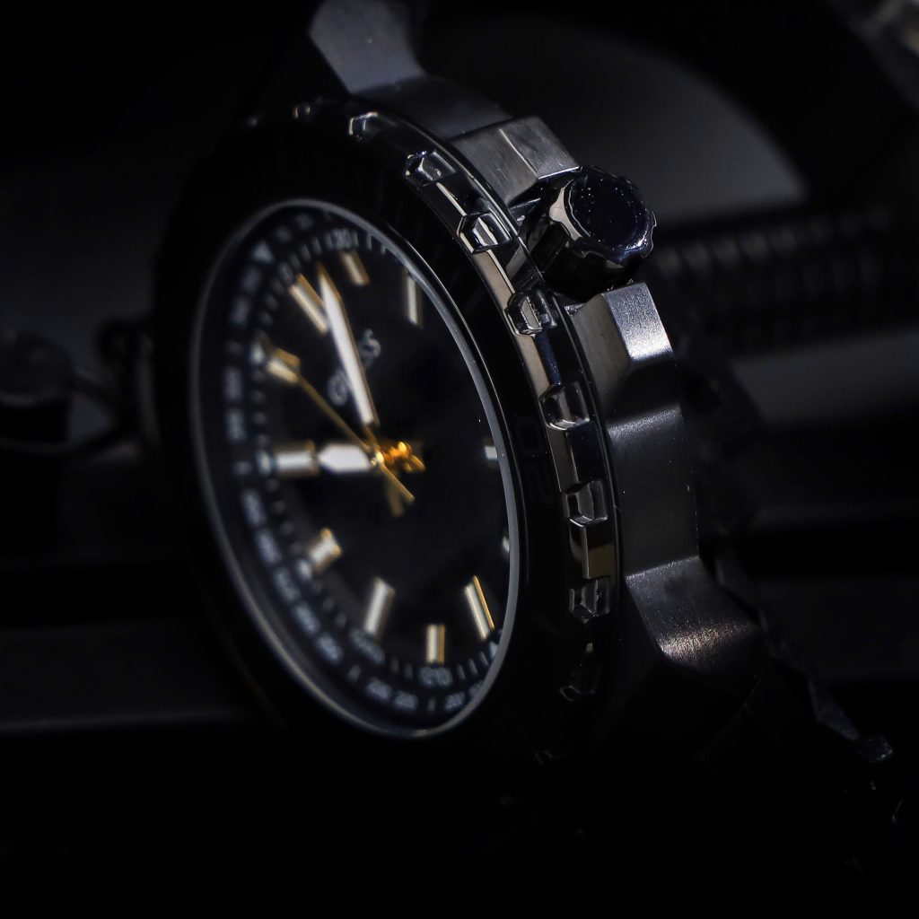 Đồng hồ Guess nam GW0426G3 dây thép cọc dạ quang Like Auth 44mm