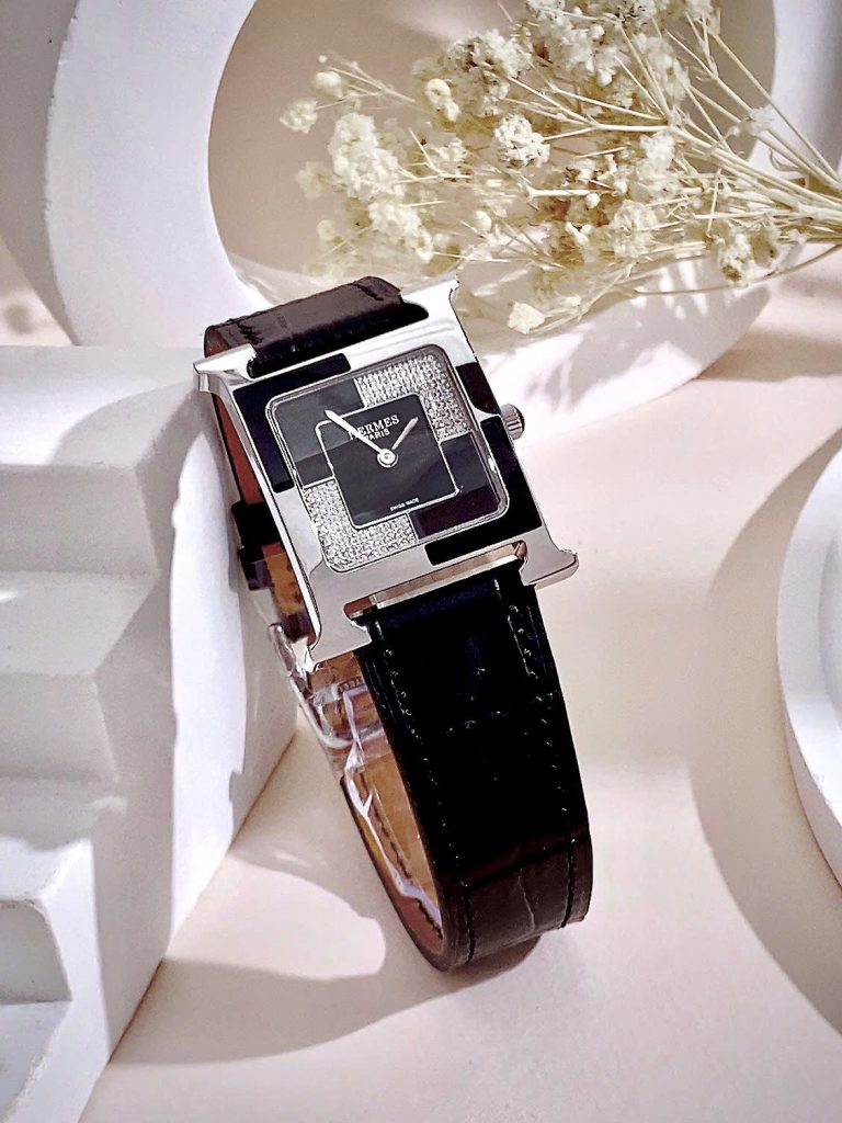 Đồng hồ Hermes nữ mặt vuông dây da đính đá Like Auth 26mm