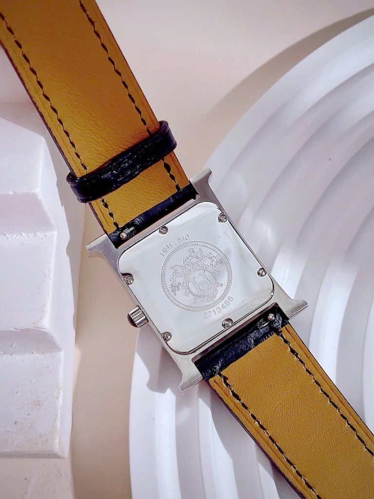 Đồng hồ Hermes nữ mặt vuông dây da đính đá Like Auth 26mm