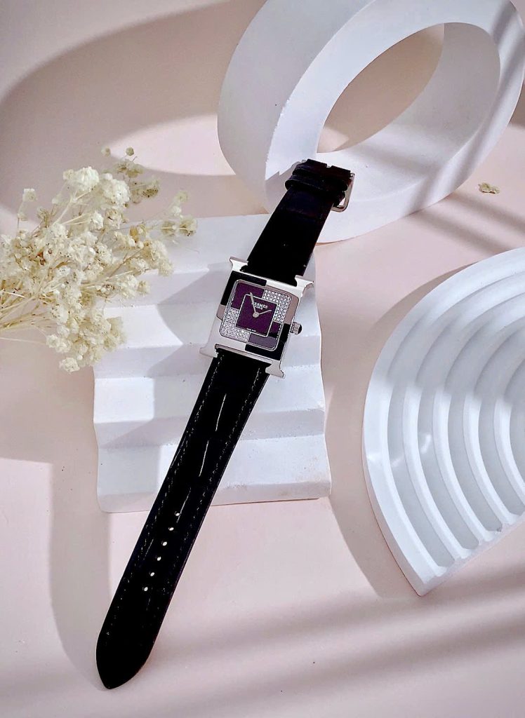 Đồng hồ Hermes nữ mặt vuông dây da đính đá Like Auth 26mm