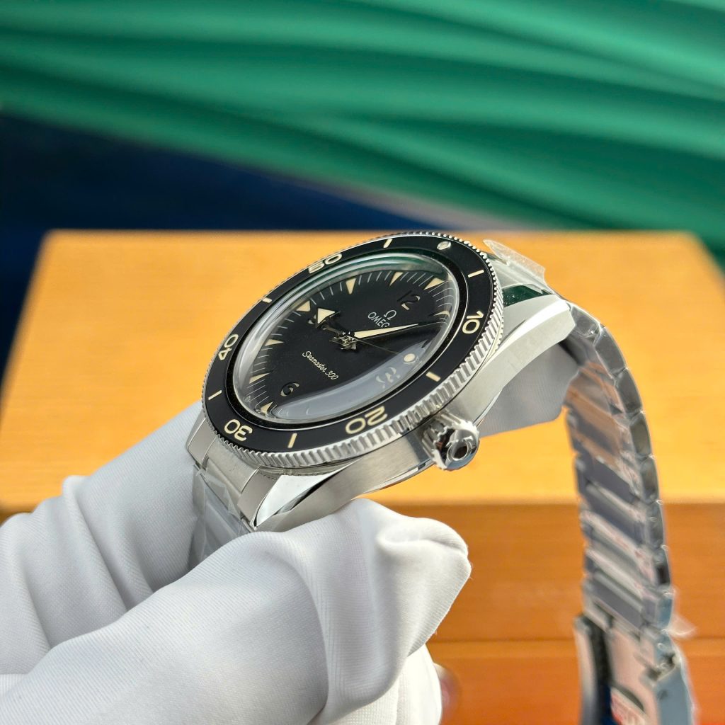 Đồng hồ Omega Seamaster 007 Rep 11 cao cấp mặt đen nhà máy VS 41mm (2)