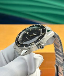 Đồng hồ Omega Seamaster 007 Rep 11 cao cấp mặt đen nhà máy VS 41mm (2)