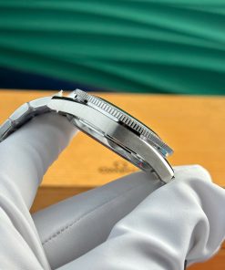 Đồng hồ Omega Seamaster 007 Rep 11 cao cấp mặt đen nhà máy VS 41mm (2)