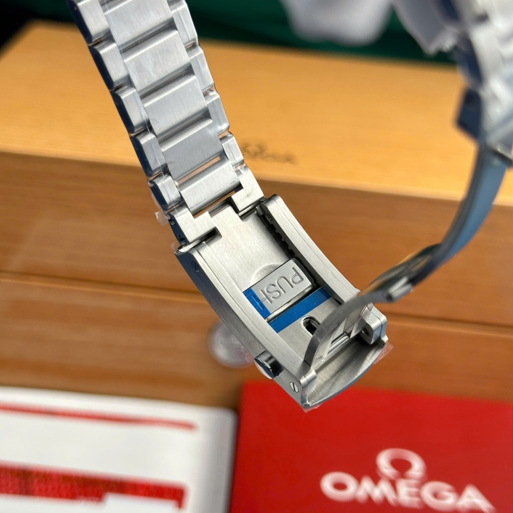 Đồng hồ Omega Seamaster 007 Rep 11 cao cấp mặt đen nhà máy VS 41mm (2)