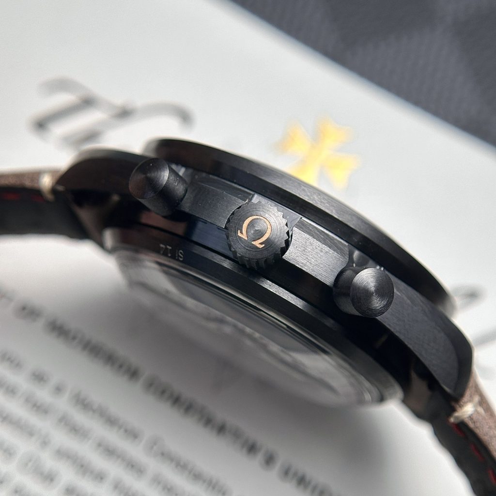 Đồng hồ Omega Speedmaster Dark Side Of The Moon Rep 11 vỏ gốm đen nhà máy OM 44mm (2)