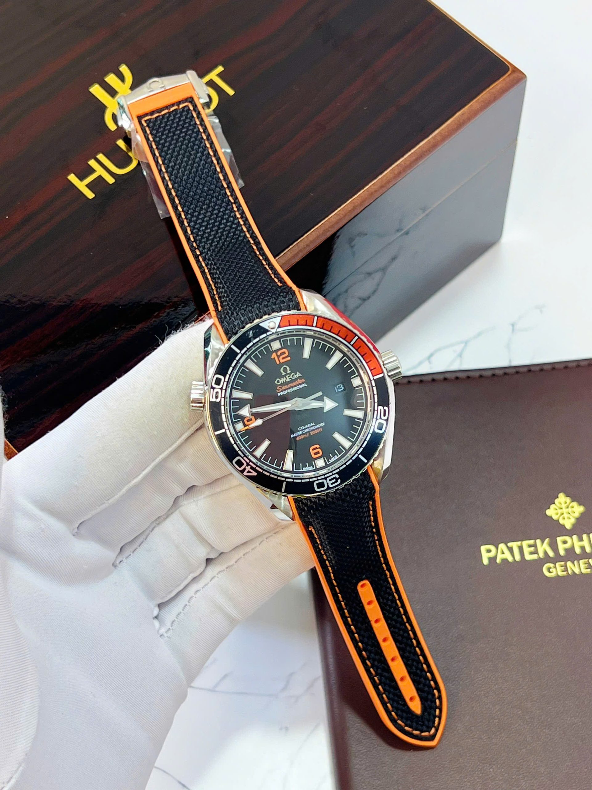 Đồng hồ Omega seamaster professional nam dây vải Fake cao cấp 40mm (8) Đồng hồ Omega seamaster professional nam dây vải Fake cao cấp 40mm (2)