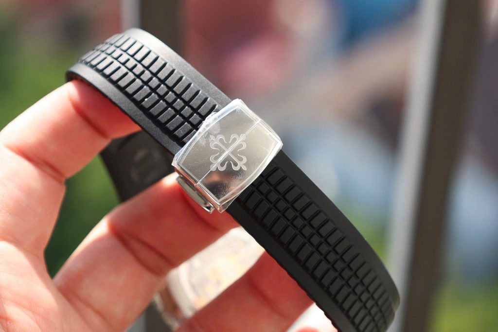 Đồng hồ Patek Philippe Aquanaut 5167 Rep 11 đính đá baguette nhà máy GR 40mm (2)