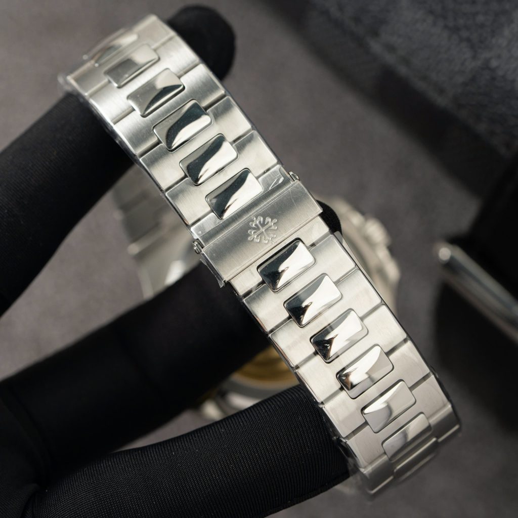 Đồng hồ Patek Philippe Nautilus 5711 Replica 11 mặt trắng nhà máy 3K 40mm (1)