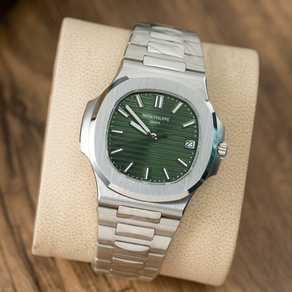 Đồng hồ Patek Philippe Nautilus 5711 mặt xanh lá cây Replica 11 nhà máy 3K 40mm (2)