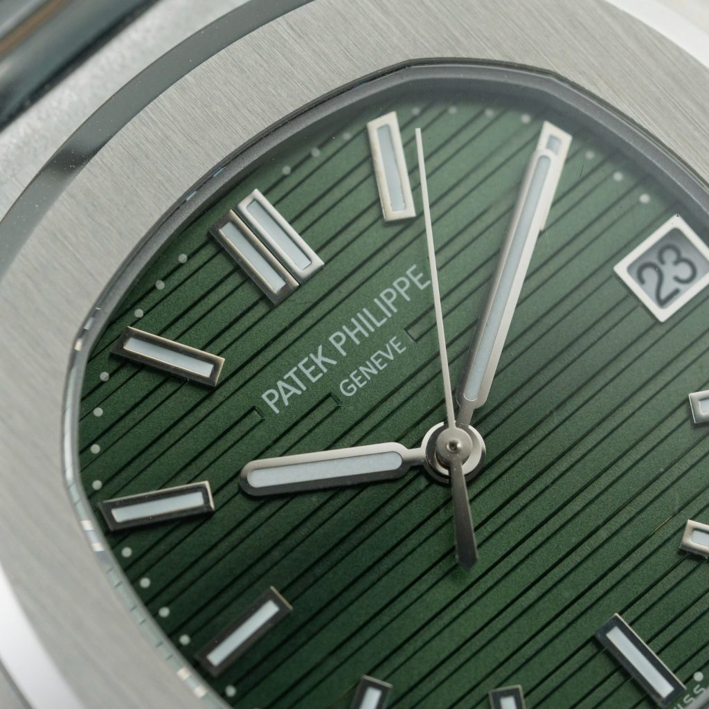 Đồng hồ Patek Philippe Nautilus 5711 mặt xanh lá cây Replica 11 nhà máy 3K 40mm (2)