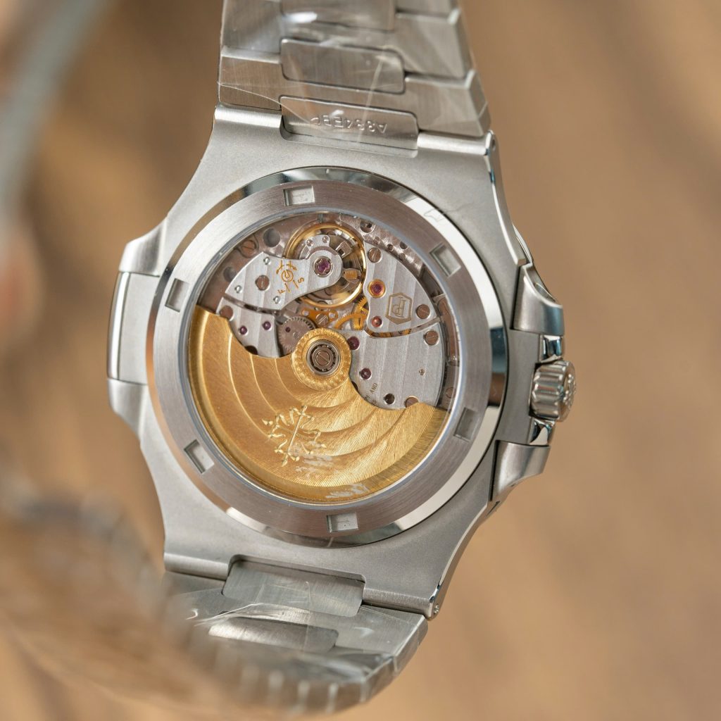 Đồng hồ Patek Philippe Nautilus 5711 mặt xanh lá cây Replica 11 nhà máy 3K 40mm (2)