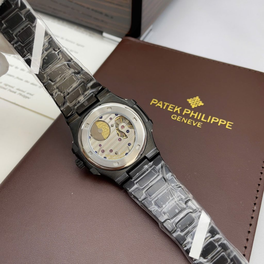  Đồng hồ Patek Philippe Nautilus 5712 full black máy cơ nhật Fake 11 40mm
