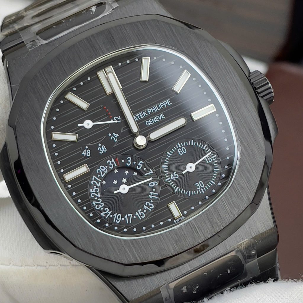  Đồng hồ Patek Philippe Nautilus 5712 full black máy cơ nhật Fake 11 40mm
