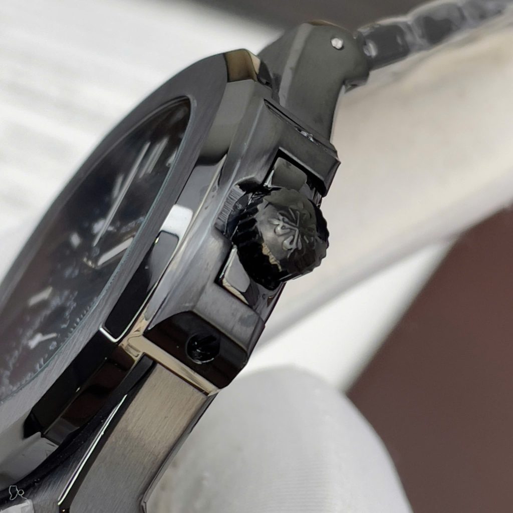  Đồng hồ Patek Philippe Nautilus 5712 full black máy cơ nhật Fake 11 40mm