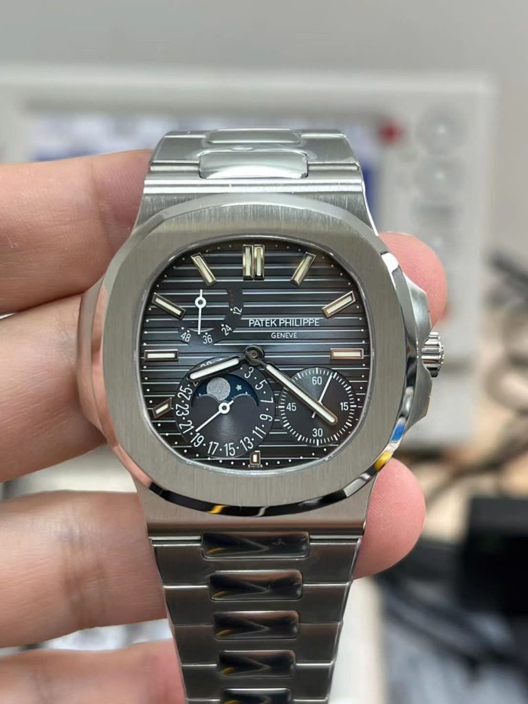 Đồng hồ Patek Philippe Nautilus 5712G Rep 11 mặt xanh blue khoá mới PPF 40mm (2)