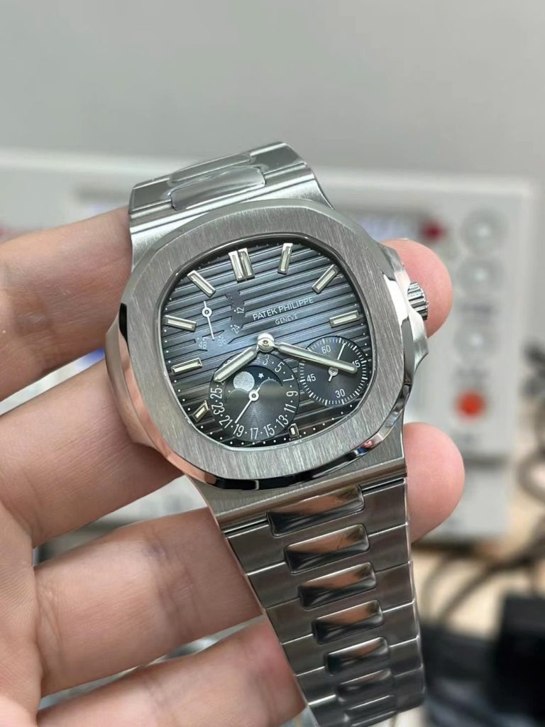 Đồng hồ Patek Philippe Nautilus 5712G Rep 11 mặt xanh blue khoá mới PPF 40mm (2)