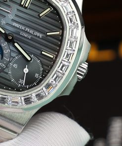 Đồng hồ Patek Philippe Nautilus 5722G Rep 11 đính đá baguette nhà máy PPF 40mm (2)