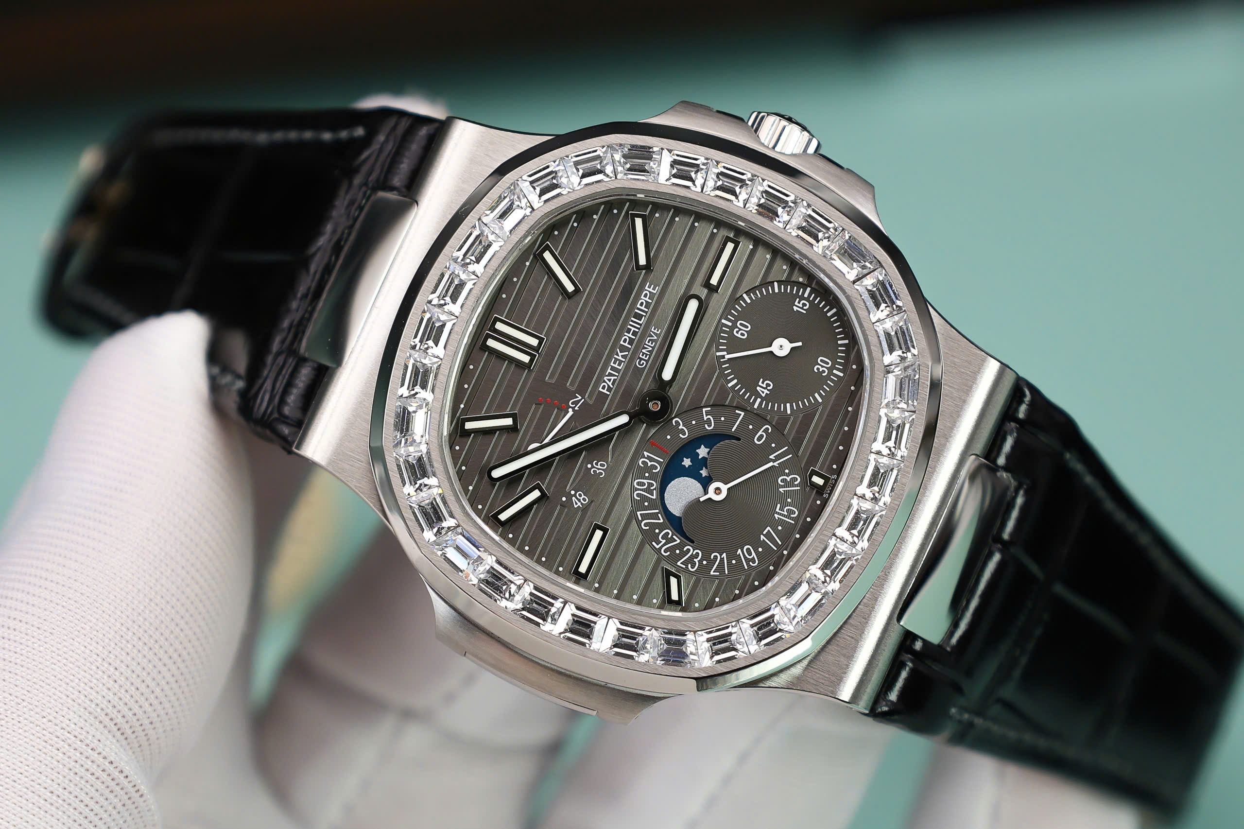 Đồng hồ Patek Philippe Nautilus 5722G Replica 1 1 mặt xám nhà máy PPF 40mm (2) Đồng hồ Patek Philippe Nautilus 5722G Replica 1 1 mặt xám nhà máy PPF 40mm (2)