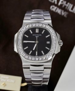 Đồng hồ Patek Philippe Nautilus 5723 Super Fake 11 đính đá baguette 40mm (2)