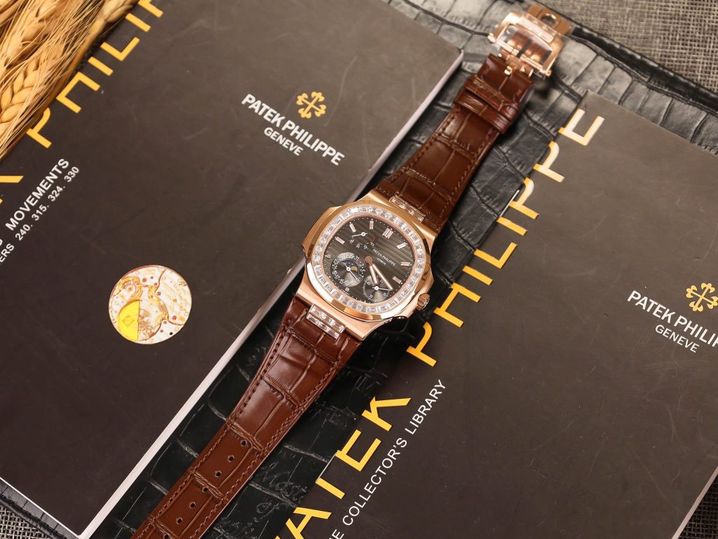 Đồng hồ Patek Philippe Nautilus 5724 rose gold dây da nâu nhà máy GR 40mm (1)