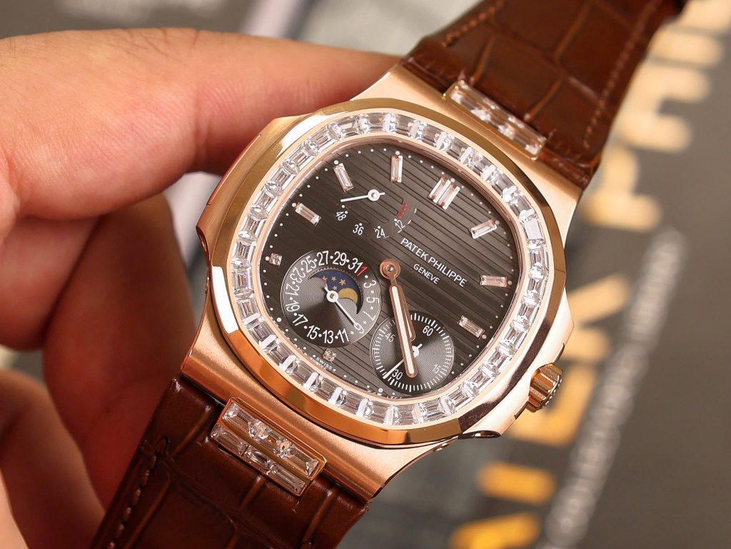 Đồng hồ Patek Philippe Nautilus 5724 rose gold dây da nâu nhà máy GR 40mm (1)