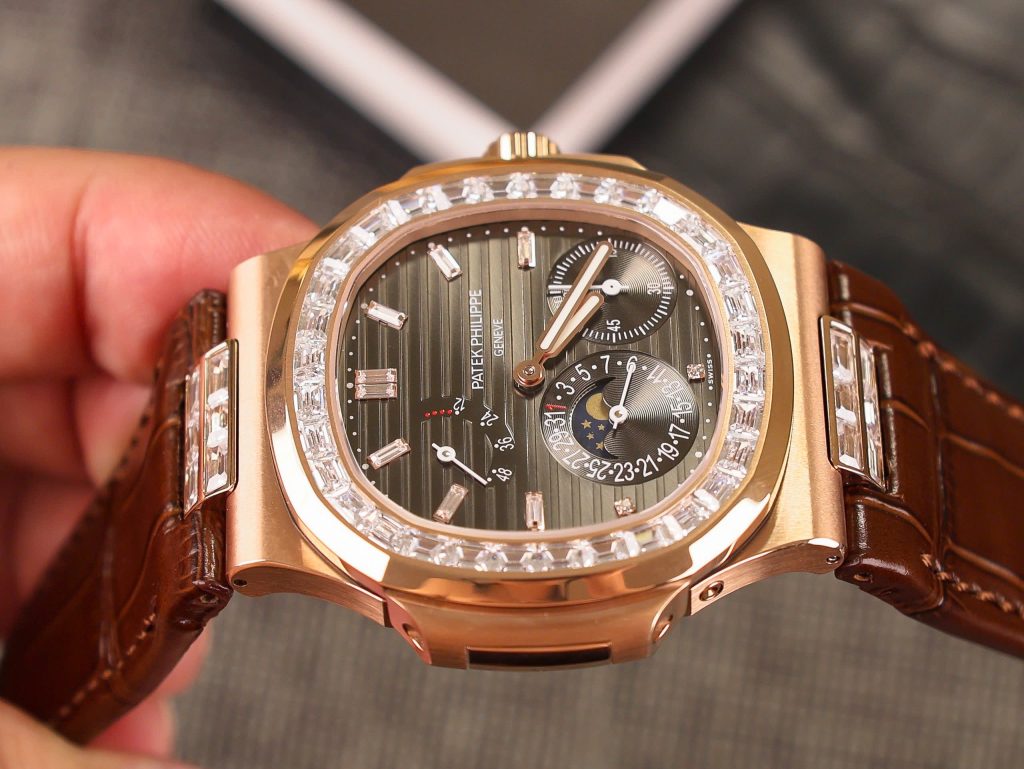 Đồng hồ Patek Philippe Nautilus 5724 rose gold dây da nâu nhà máy GR 40mm (1)