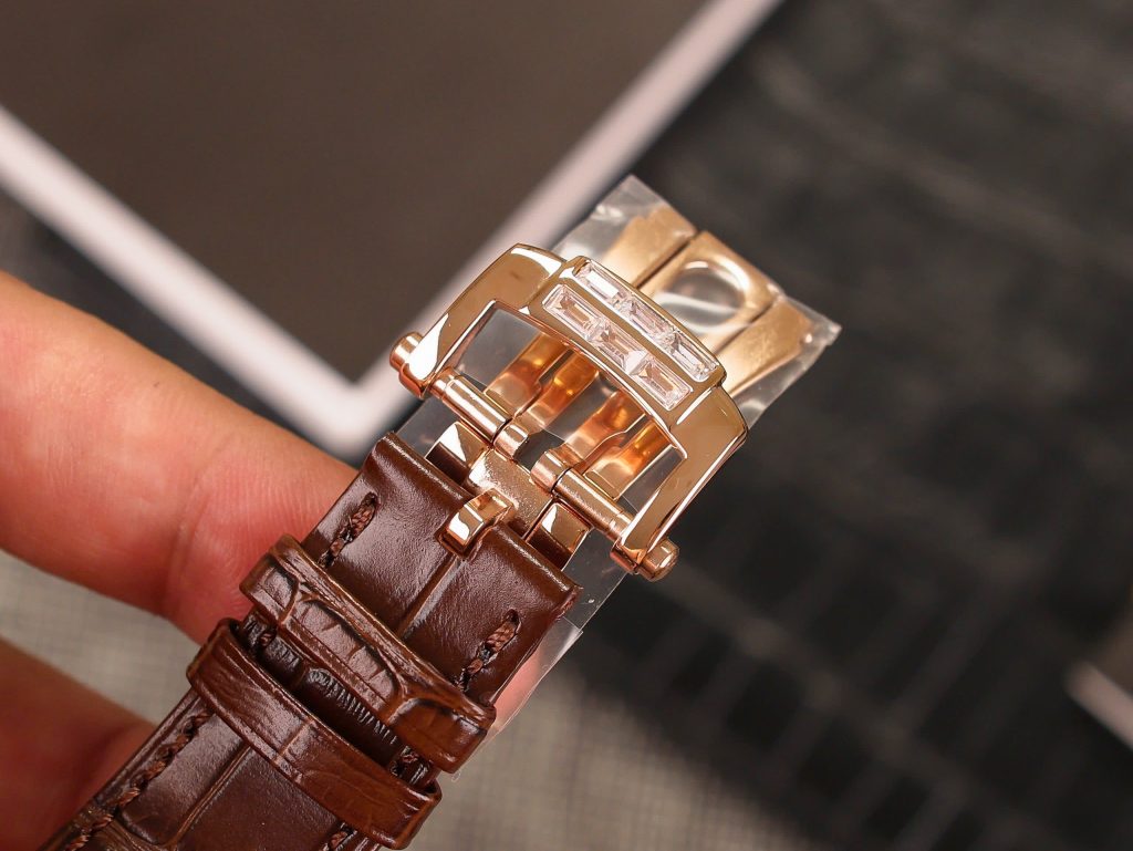 Đồng hồ Patek Philippe Nautilus 5724 rose gold dây da nâu nhà máy GR 40mm (1)