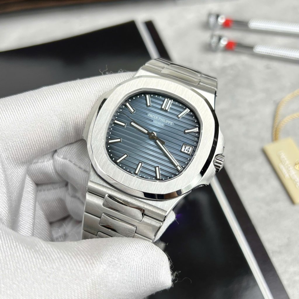 Đồng hồ Patek Philippe Nautilus 5811 Replica 11 Mặt Xanh Khoá Mới 41mm (2)