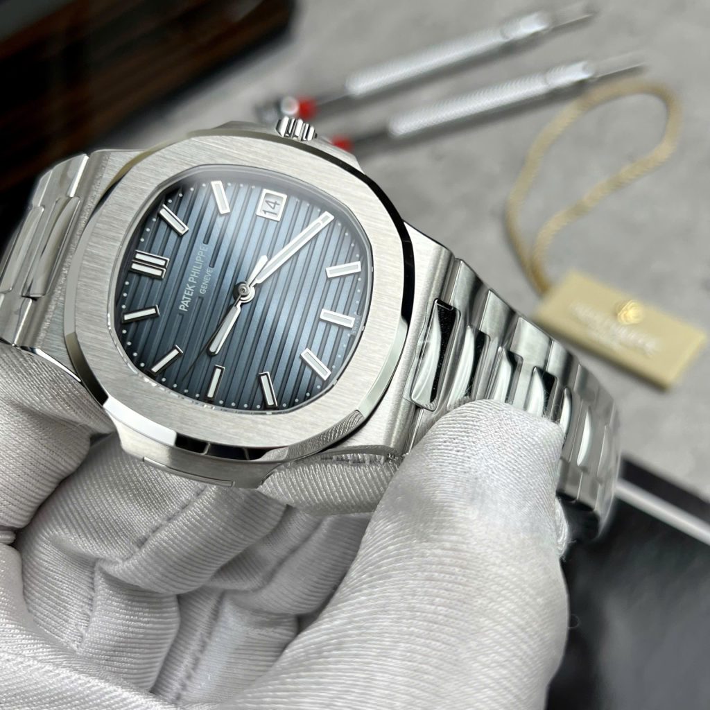 Đồng hồ Patek Philippe Nautilus 5811 Replica 11 Mặt Xanh Khoá Mới 41mm (2)