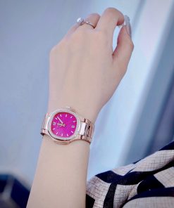 Đồng hồ Patek Philippe Nautilus nữ niềng đá mặt tím Fake cao cấp 35mm (4)