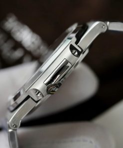 Đồng hồ Patek Philippe Rep 11 Nautilus 5723 mặt xanh đính đá nhà máy 3K