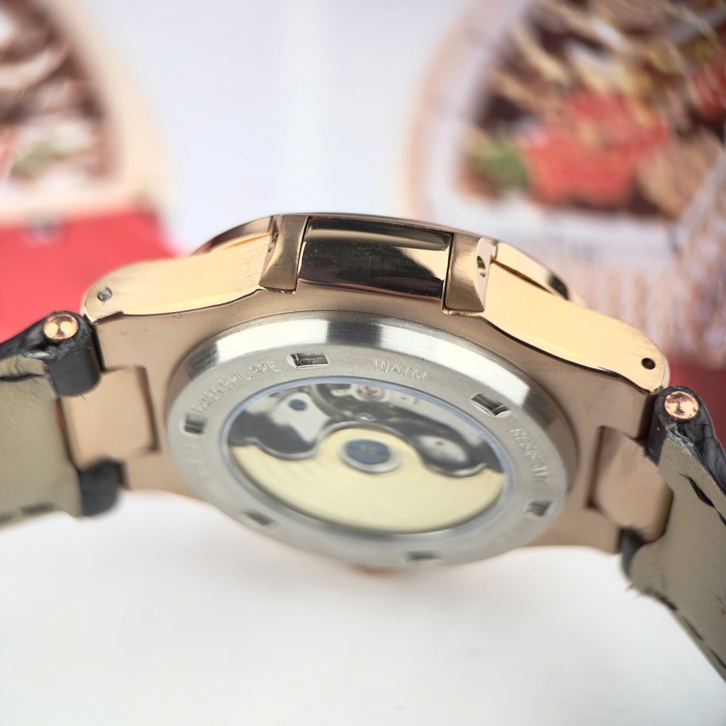Đồng hồ Patek philipe Nautilus 5726 KingGold dây da viền đá baguette Fake 11 40mm (1)