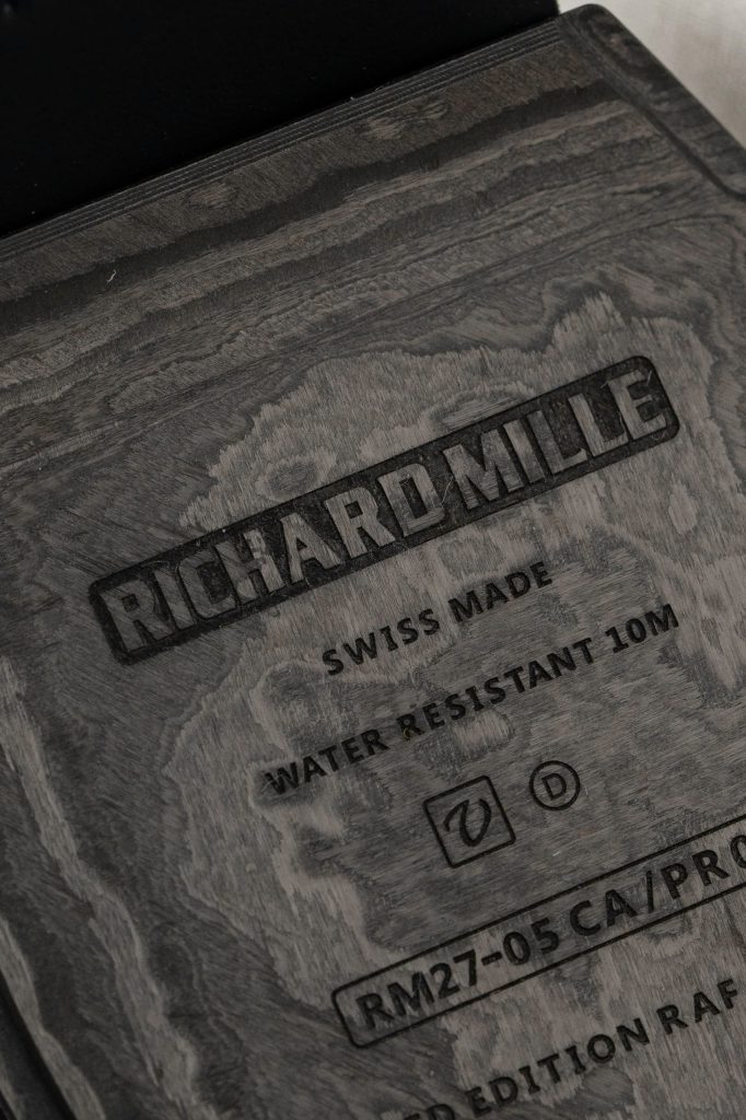 Đồng hồ Richard Mille RM27-05 chế tác Carbon siêu nhẹ 38x48mm (1)