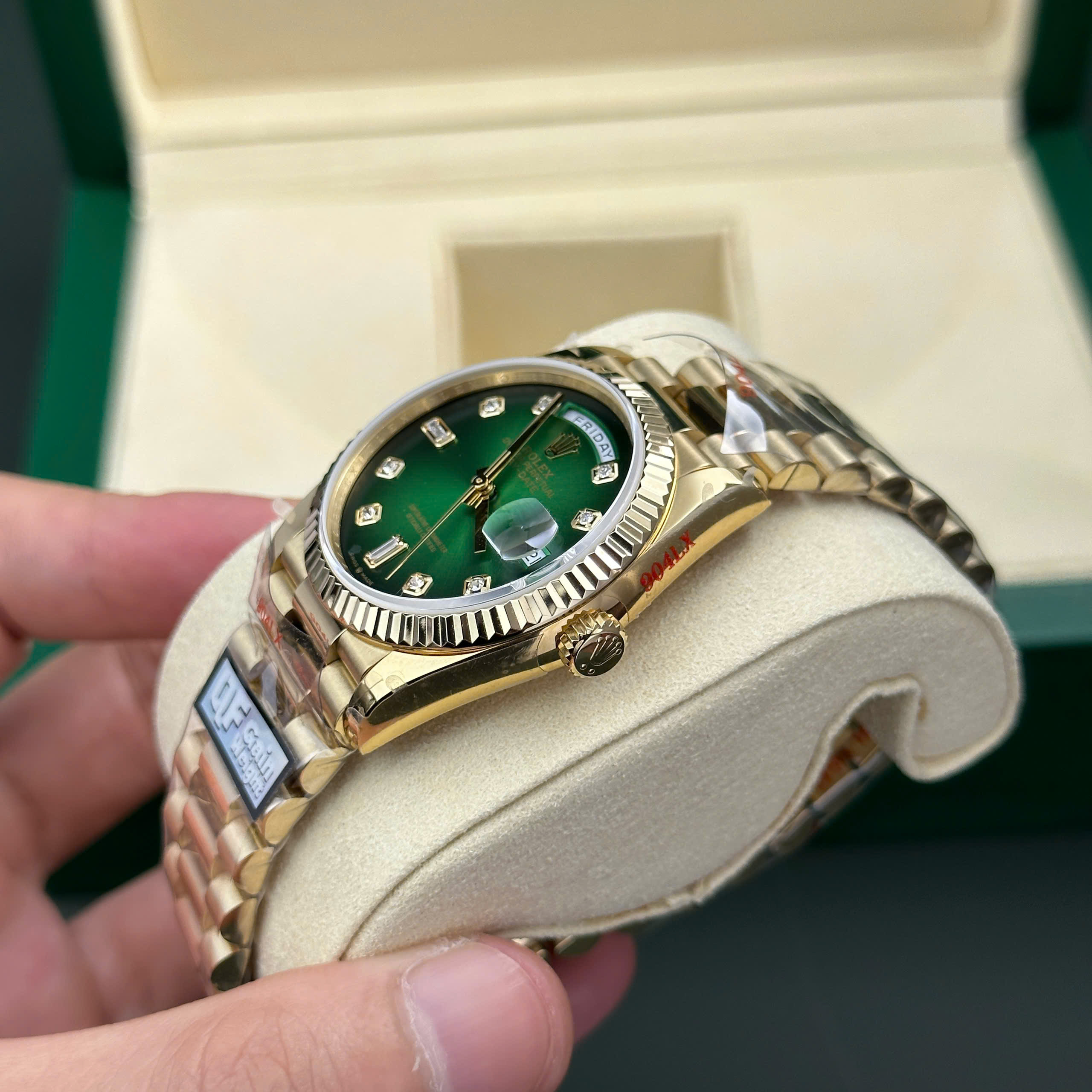 Đồng hồ Rolex Day-Date 128238 mặt xanh ombre 158gram Rep 11 nhà máy QF 36mm (2) Đồng hồ Rolex Day-Date 128238 mặt xanh ombre 158gram Rep 11 nhà máy QF 36mm (1)