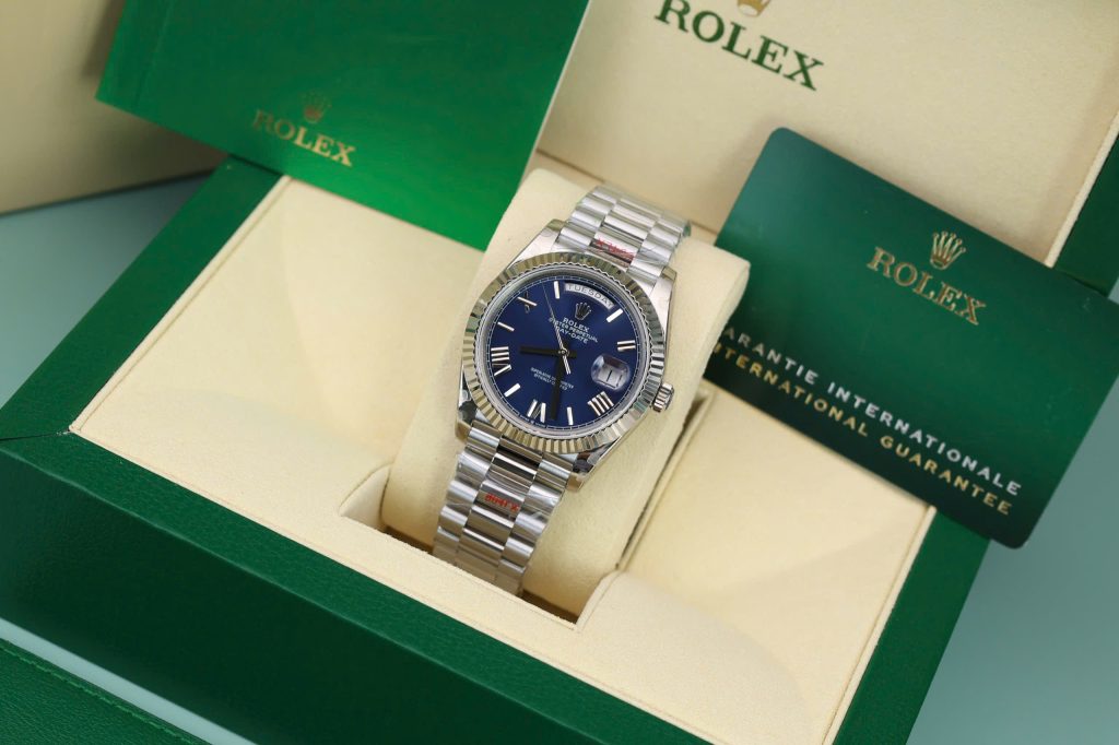 Đồng hồ Rolex Day-Date 228236 Replica 11 mặt xanh blue cọc số la mã 175gram GMF 40mm (2)