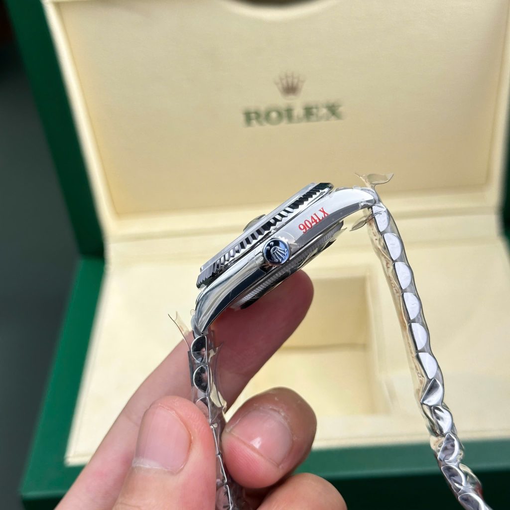 Đồng hồ Rolex Day-Date dây kim loại