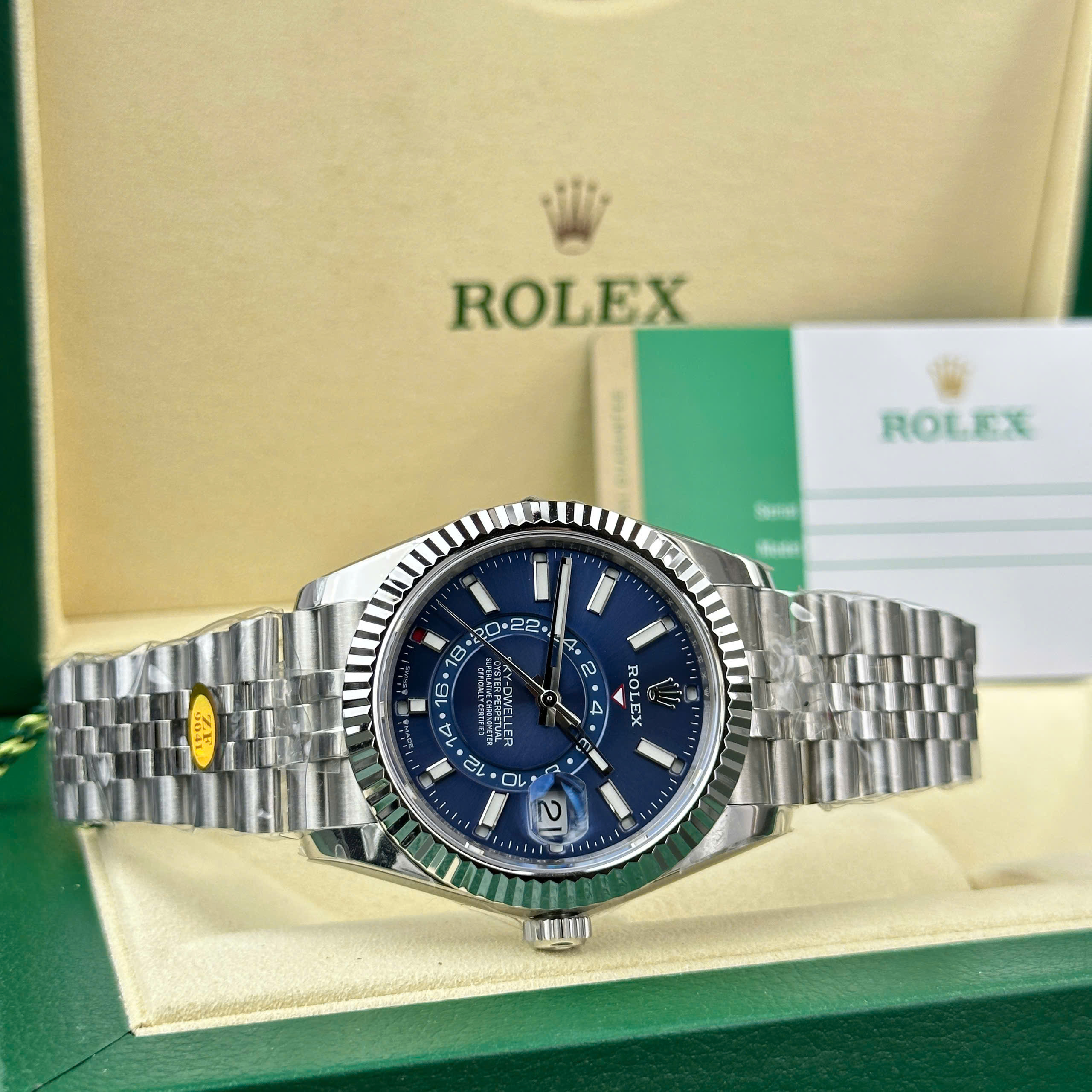 Đồng hồ Rolex Sky-Dweller 326934 Rep 11 cao cấp mặt xanh dương 42mm (9) Đồng hồ Rolex Sky-Dweller 326934 Rep 11 cao cấp mặt xanh dương 42mm (2)